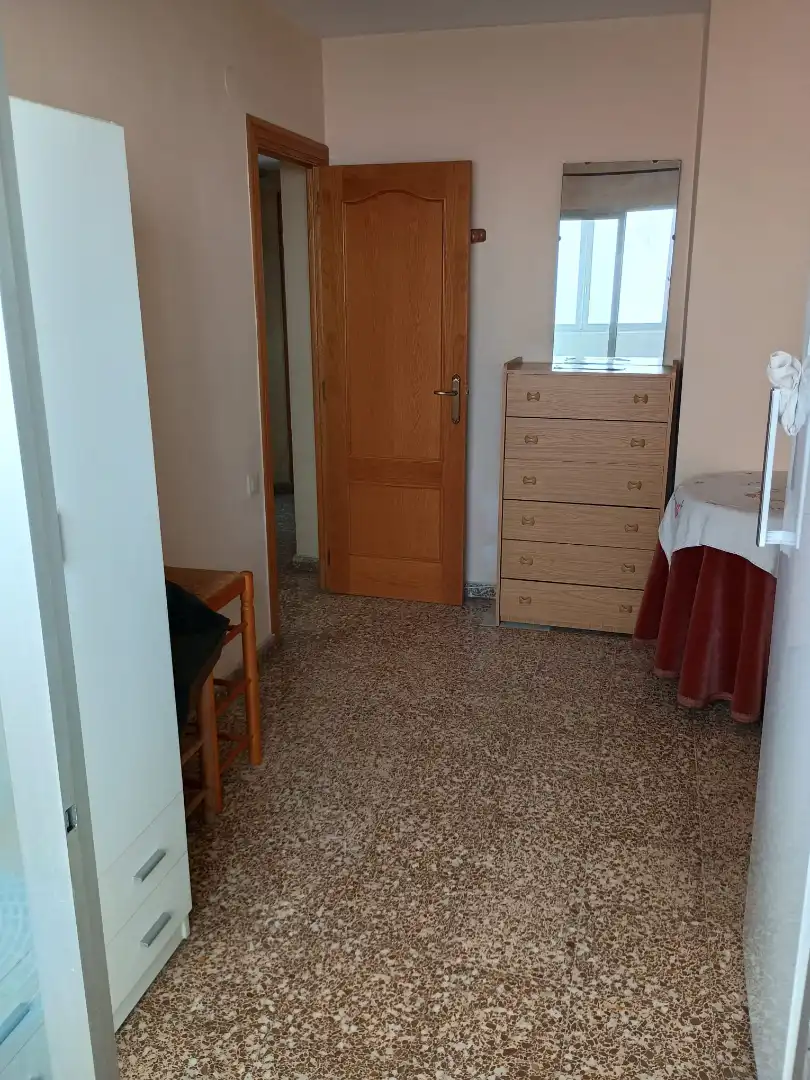 Habitación de Piso en venta en Valencia con Aire acondicionado y Amueblado
