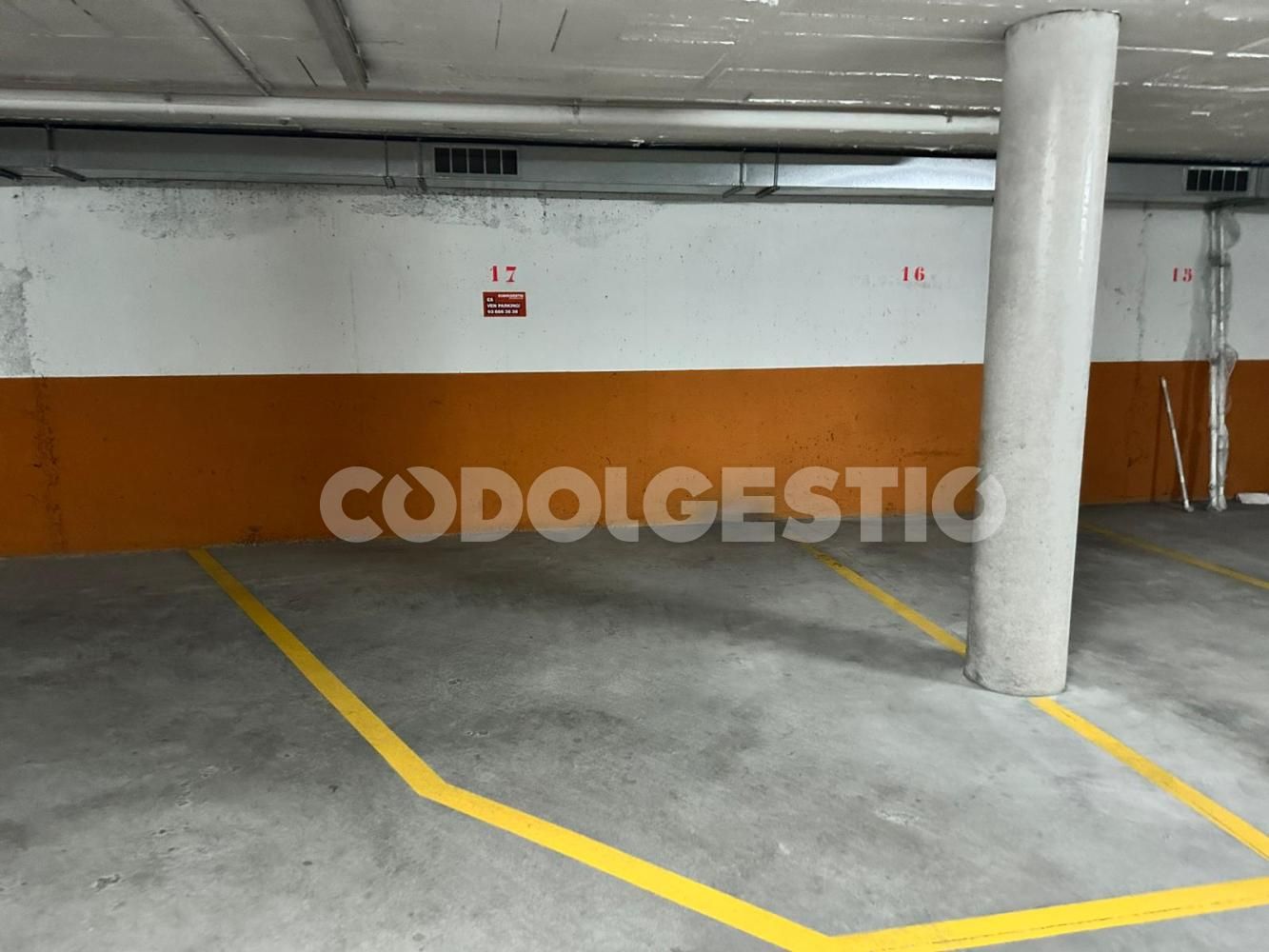 Aparcament de Garatge en venda en Vic