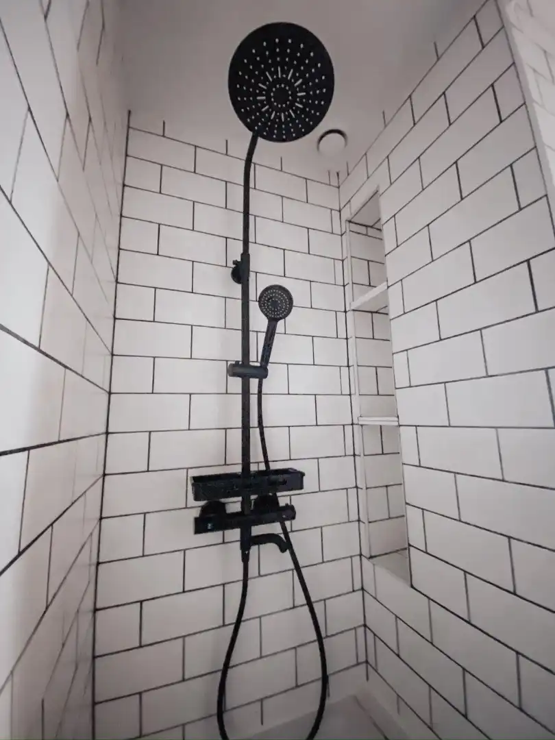 Bany de Apartament de lloguer en Madrid amb Aire condicionat, Calefacció i Forn