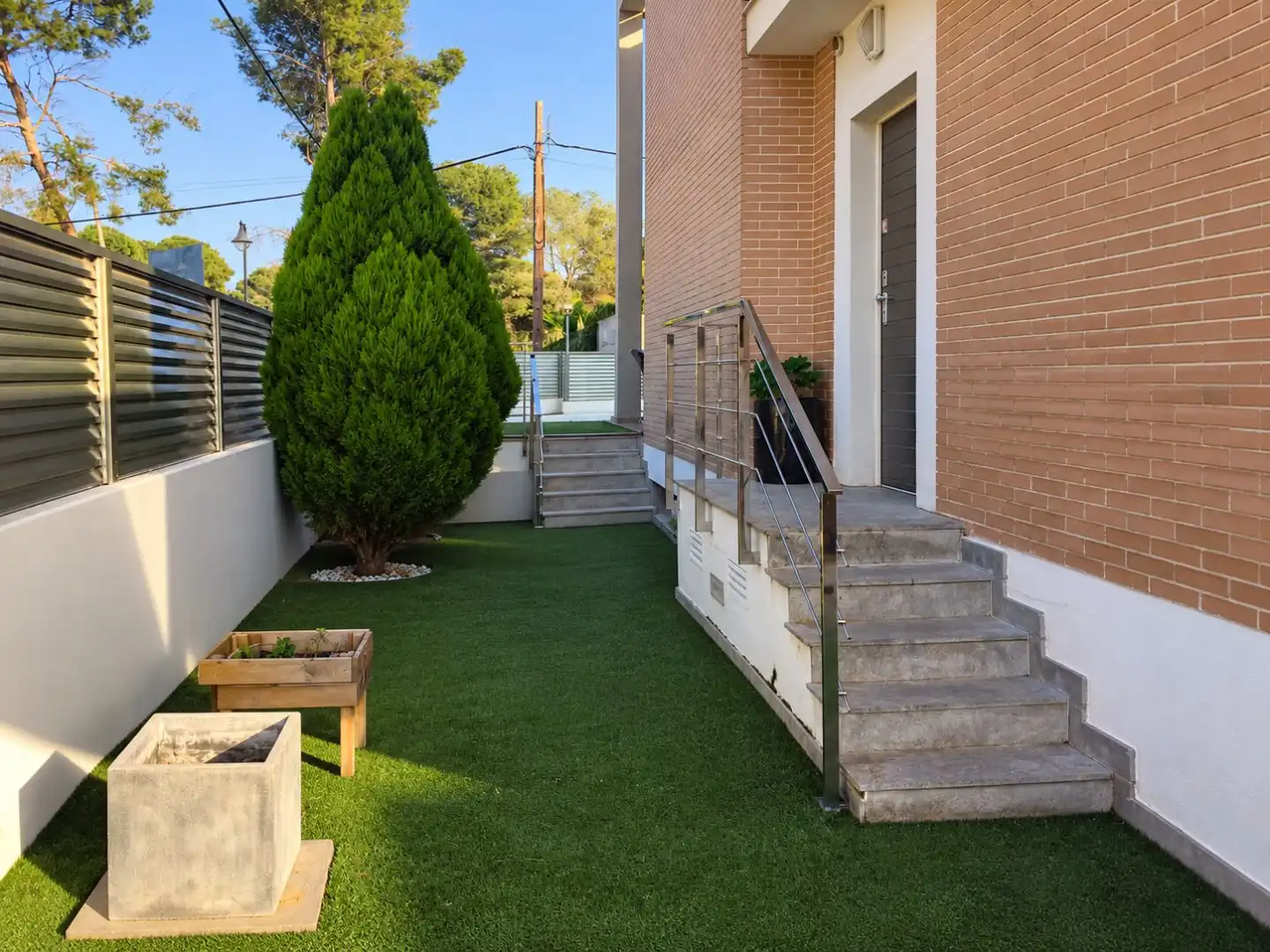 Casa aparellada amb jardí en venda a Avinguda dels Pins 26, imagen 4