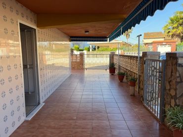 Erdgeschosswohnung zur Miete in Oliva Playa