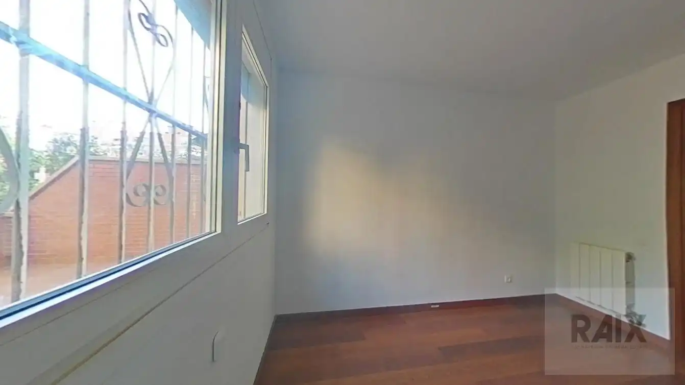 Habitación de Piso en venta en Sabadell con Calefacción y Terraza