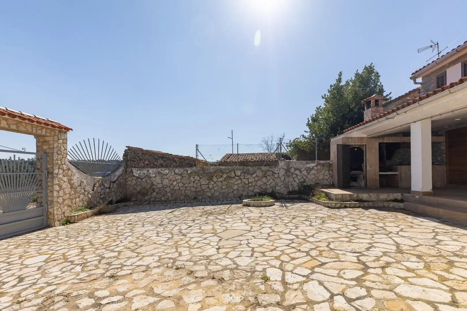 Vista exterior de Casa adosada en venta en Enguera con Calefacción, Terraza y Trastero