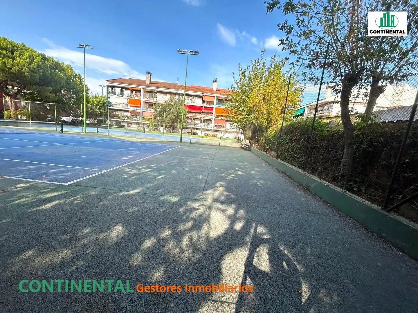 Außenansicht von Wohnung zum Verkauf in Collado Villalba mit Heizung, Terrasse und Gemeinschaftspool