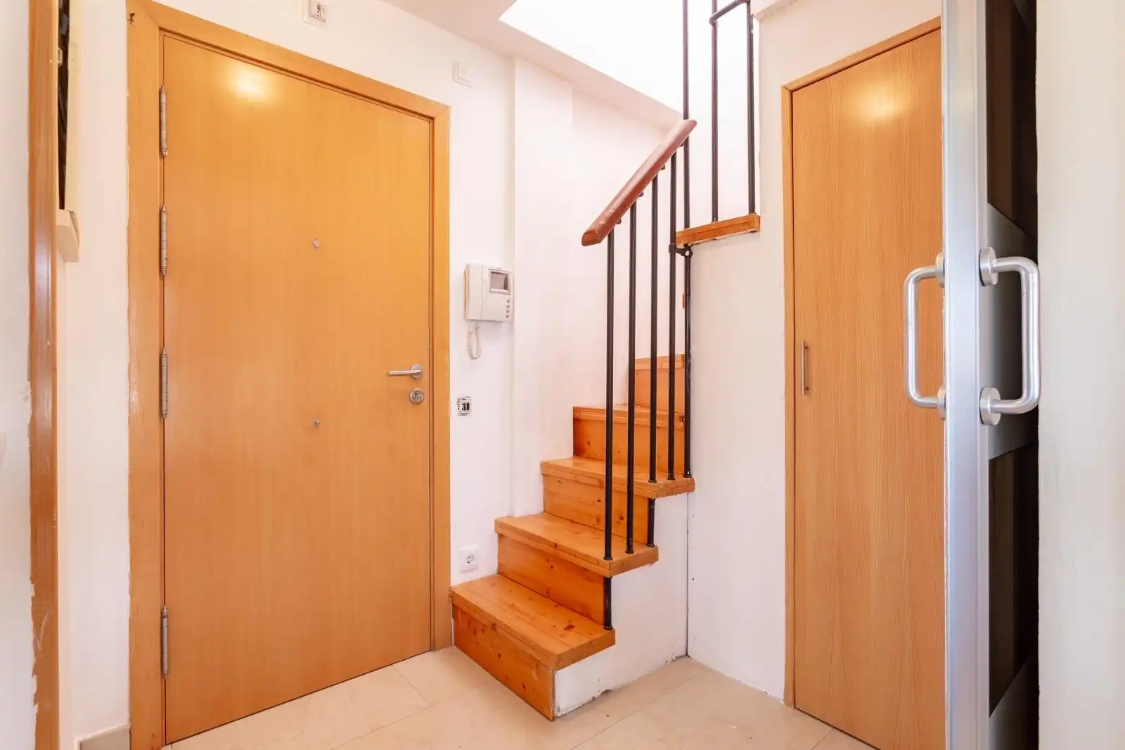 Wohnung zum Verkauf in Salou mit Klimaanlage, Privatgarten und Terrasse