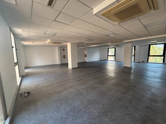 Oficina en Alquiler en Encarnación - Regina