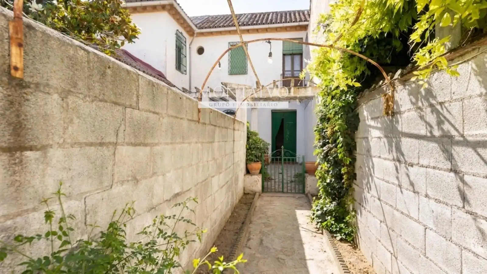 Außenansicht von Haus oder Chalet zum Verkauf in Atarfe mit Heizung, Terrasse und Abstellraum