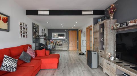 Foto 3 de Casa adosada en venda a Carrer de Josep Escobar, Can Gili, Barcelona