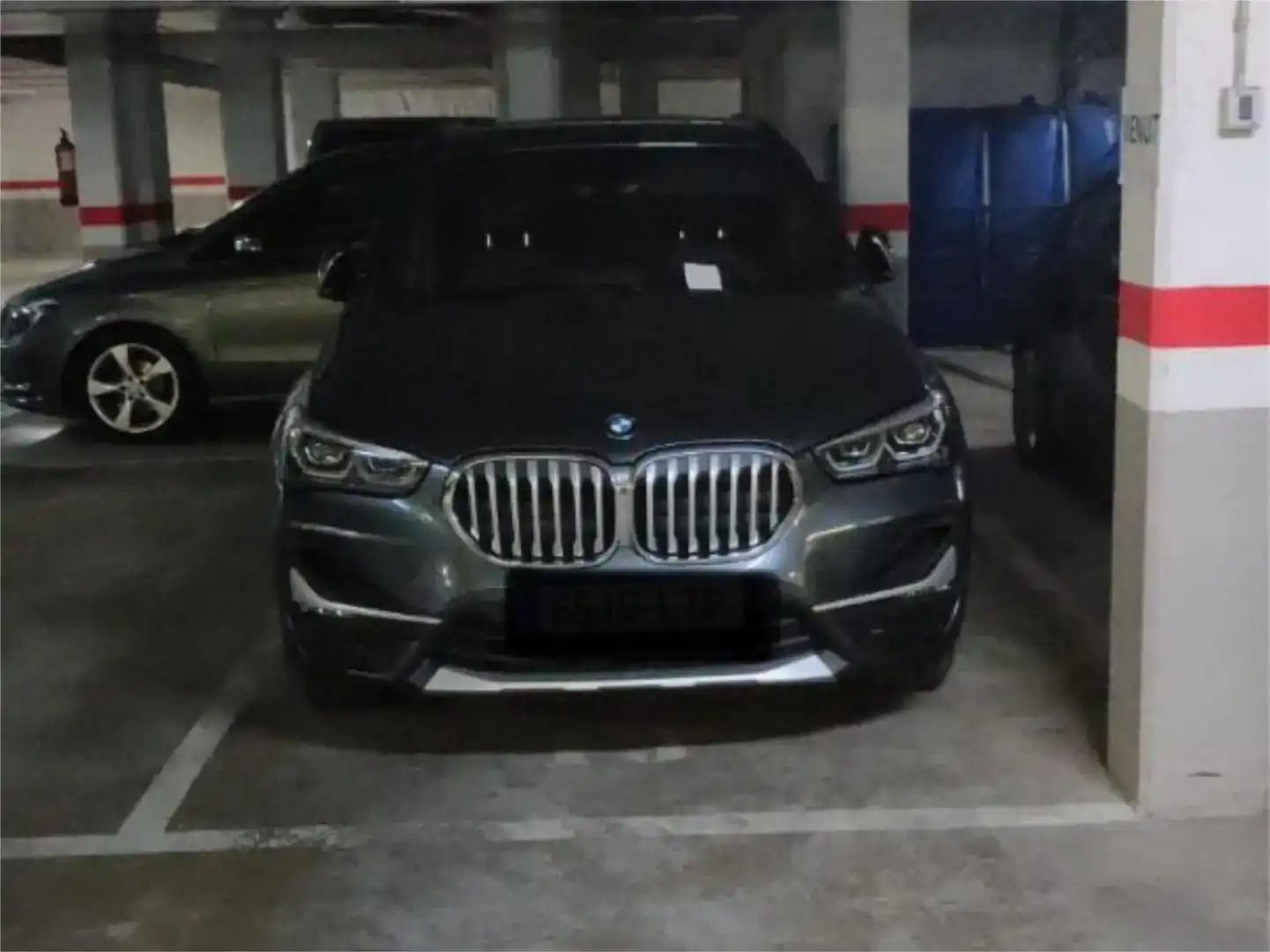 Parking of Garage for rent in Salt