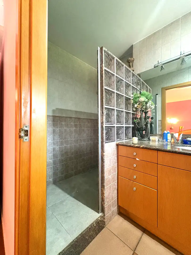 Baño de Casa o chalet en venta en Rubí con Aire acondicionado, Calefacción y Jardín privado