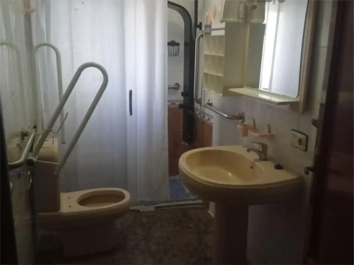 Badezimmer von Wohnung zum Verkauf in  Albacete Capital mit Balkon