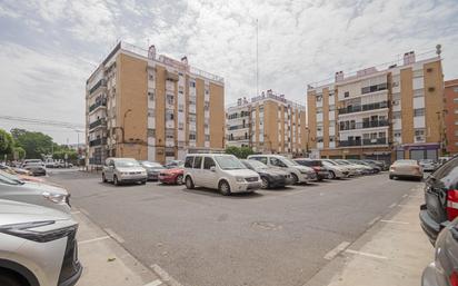 Aparcament de Pis en venda en  Sevilla Capital amb Calefacció, Jardí privat i Terrassa