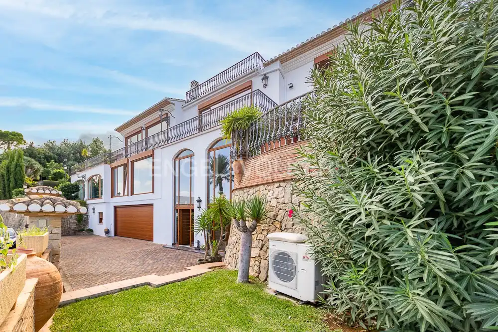 Vista exterior de Casa o xalet de lloguer en Dénia amb Aire condicionat, Calefacció i Jardí privat