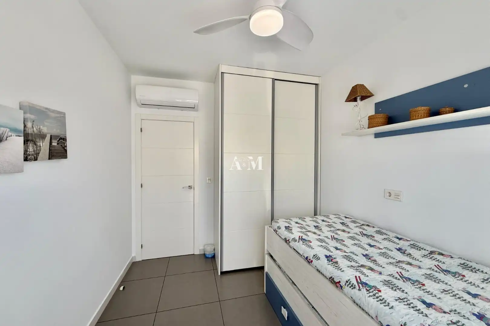 Habitación de Ático de alquiler en Pilar de la Horadada con Calefacción, Terraza y Trastero