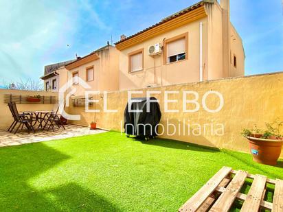 Exterior view of Single-family semi-detached for sale in Fuente de Piedra  with Air Conditioner, Heating and Terrace