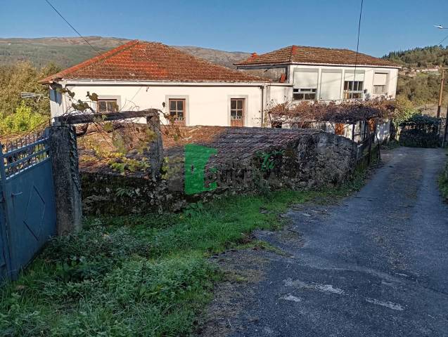 Casa-chalet en Venta en Lobeira