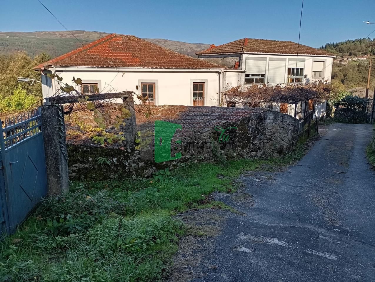 Casa o xalet en venda en Lobeira amb Jardí privat
