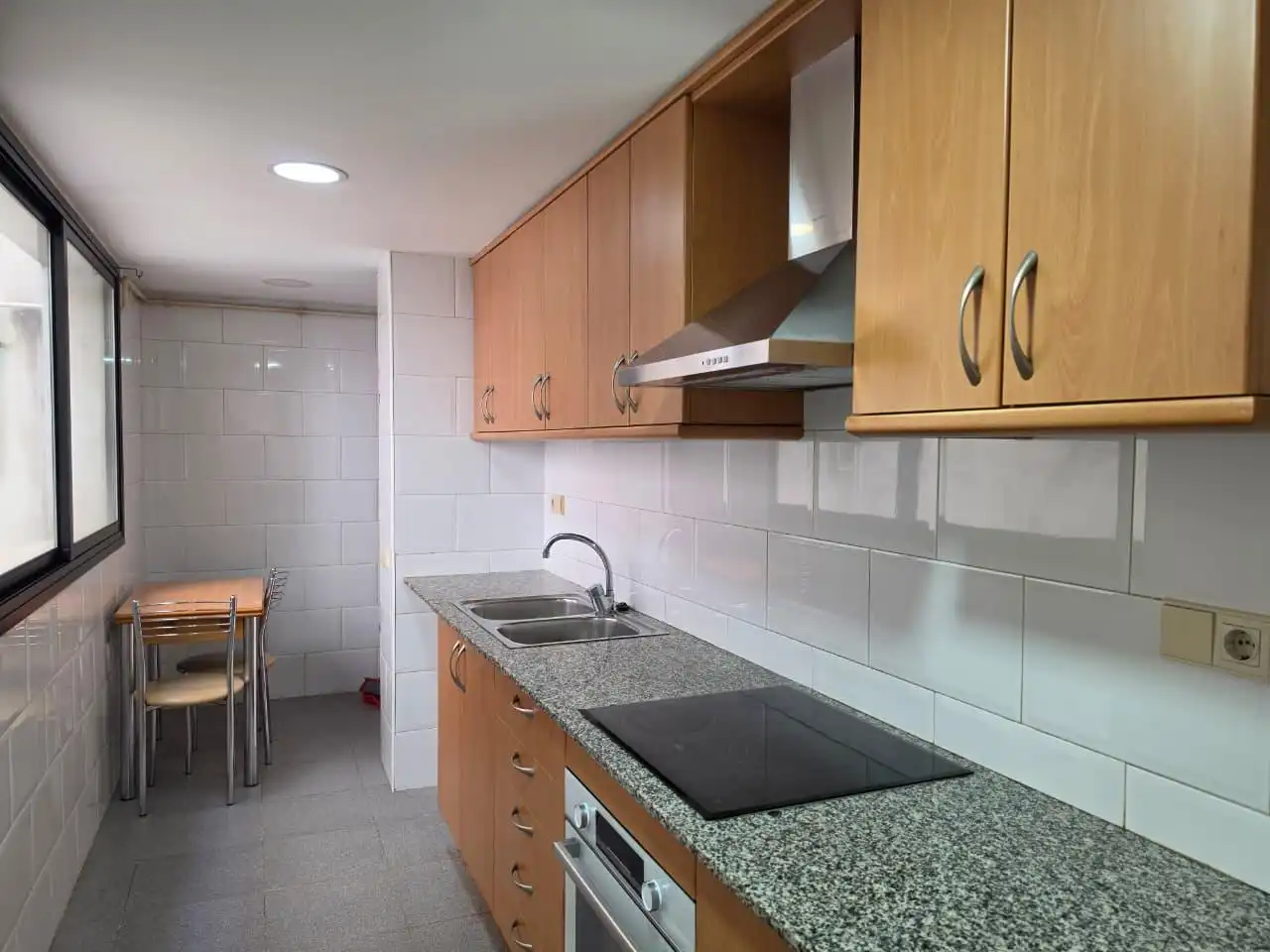 Küche von Wohnung zur Miete in Manresa mit Heizung und Privatgarten