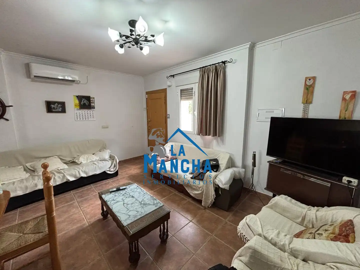 Sala d'estar de Casa o xalet en venda en Albacete amb Aire condicionat, Jardí privat i Traster