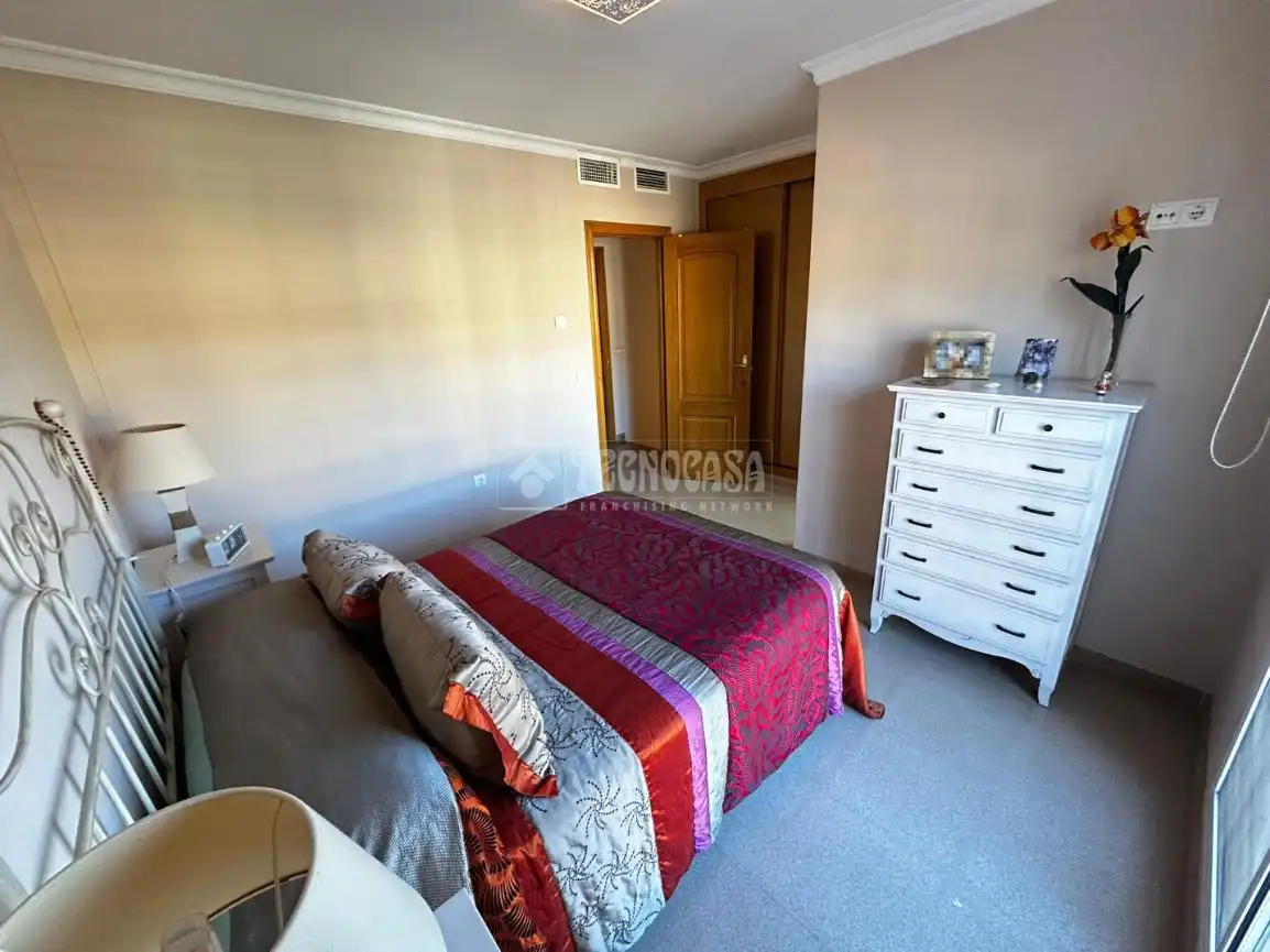 Habitación de Casa adosada en venta en Málaga con Aire acondicionado, Jardín privado y Terraza