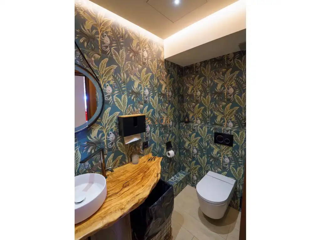 Bathroom of Commercial properties for sale in Torremolinos