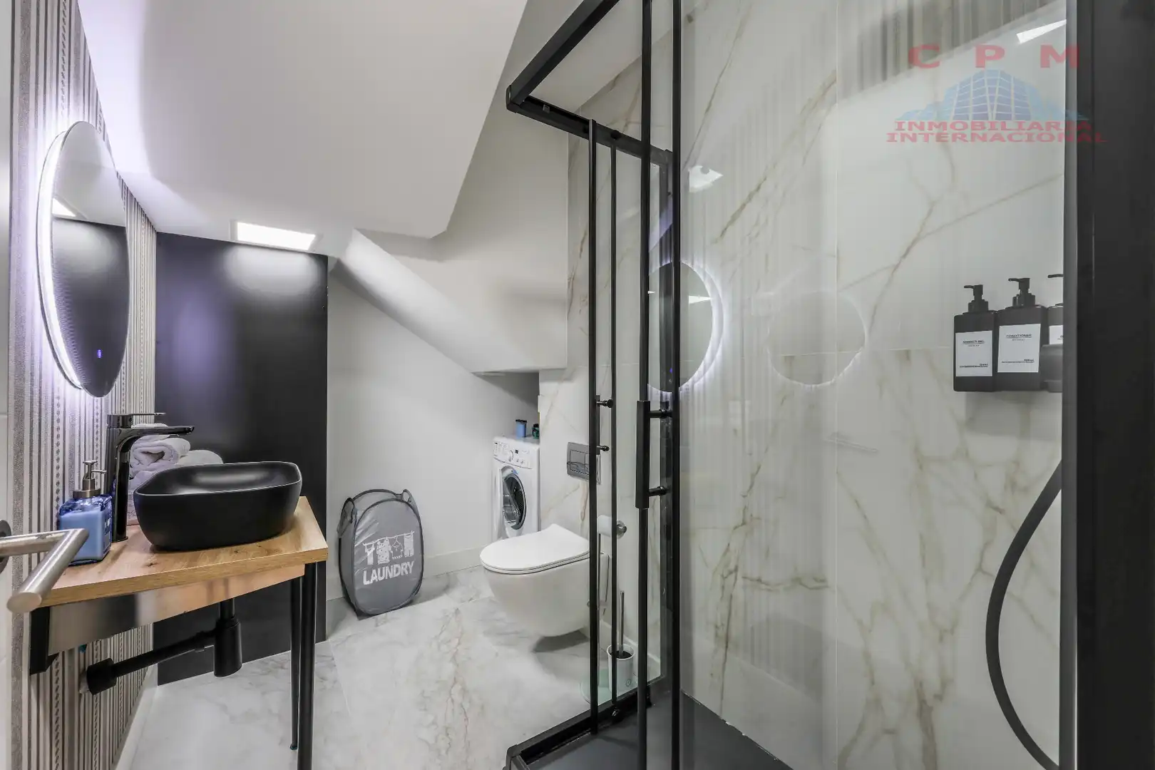 Bathroom of Duplexes for rent in Alcobendas  with Air Conditioner, Heating and Parquet flooring