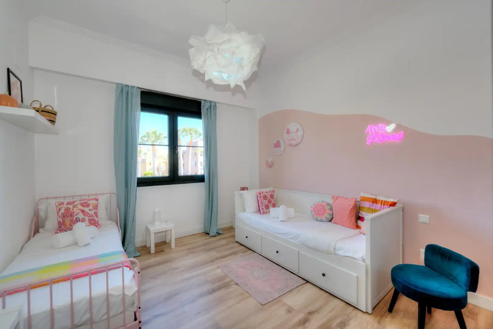 Habitación de Casa adosada en venta en Ayamonte con Aire acondicionado, Calefacción y Jardín privado
