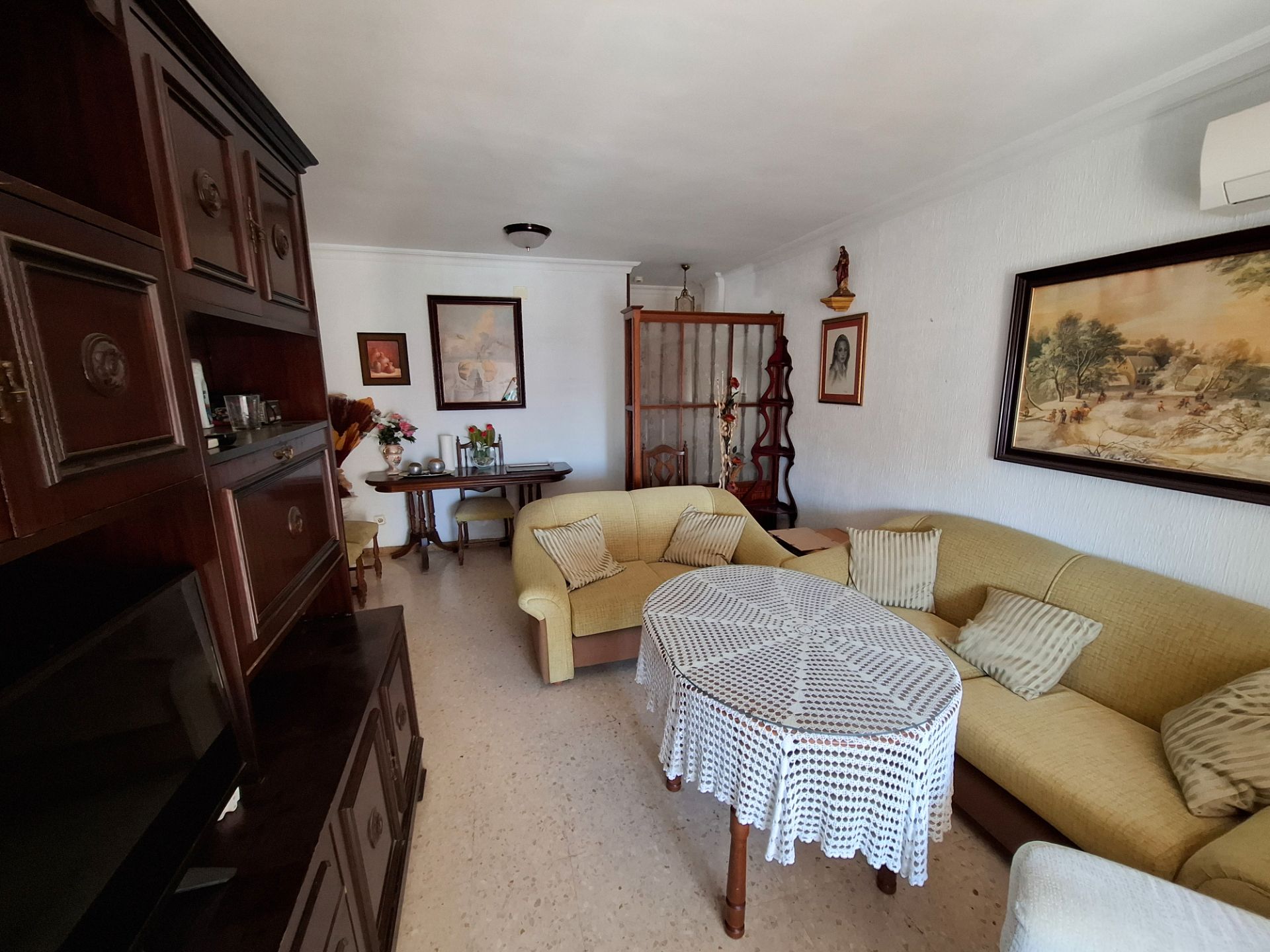 Living room of Flat for sale in  Sevilla Capital  with Air Conditioner, Terrace and Storage room