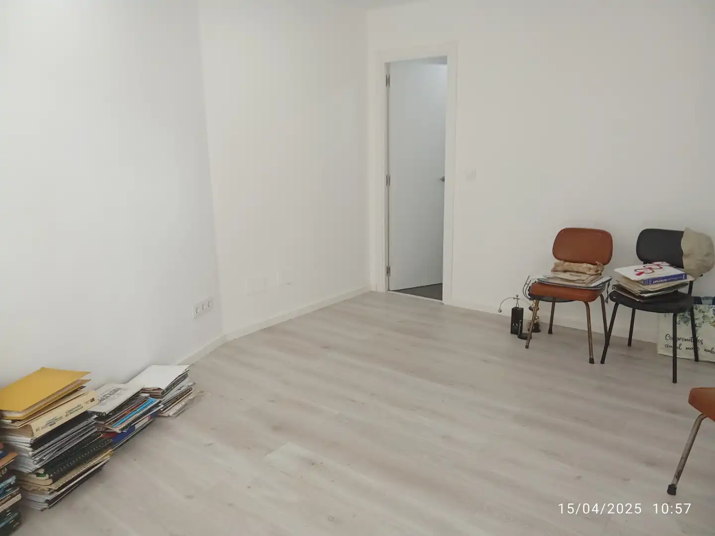 Local en venta en Torrelavega  con Parquet y Terraza