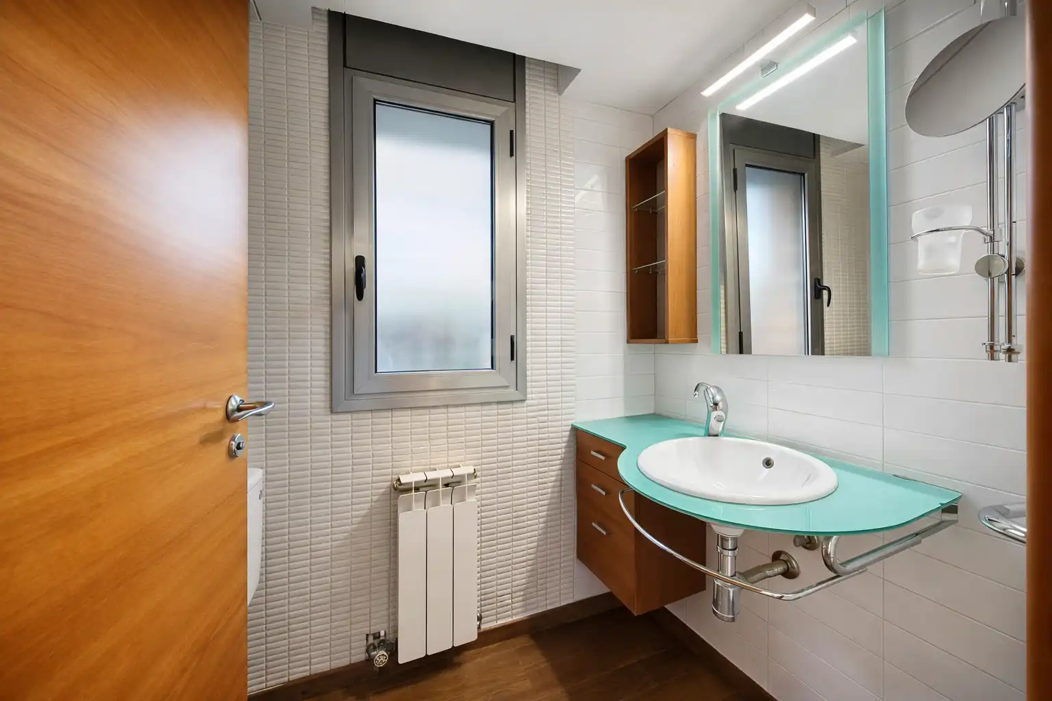 Badezimmer von Einfamilien-Reihenhaus zum Verkauf in Salou mit Klimaanlage, Heizung und Terrasse
