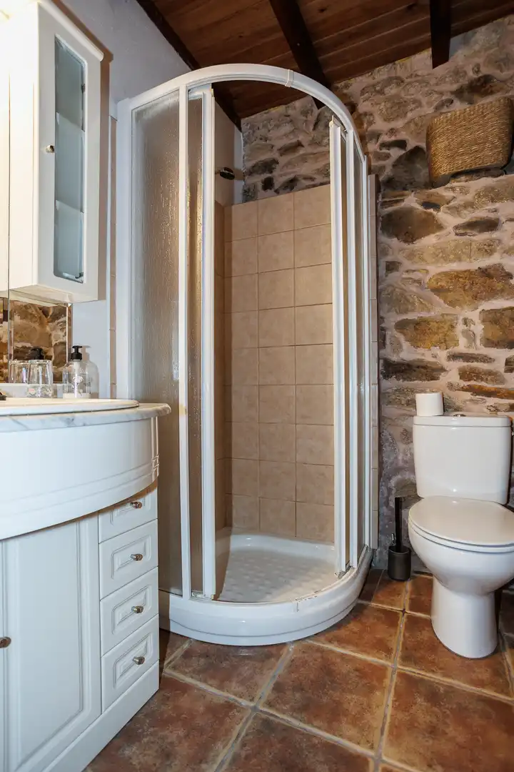 Bathroom of Country homes for sale in Guitiriz  with Furnished