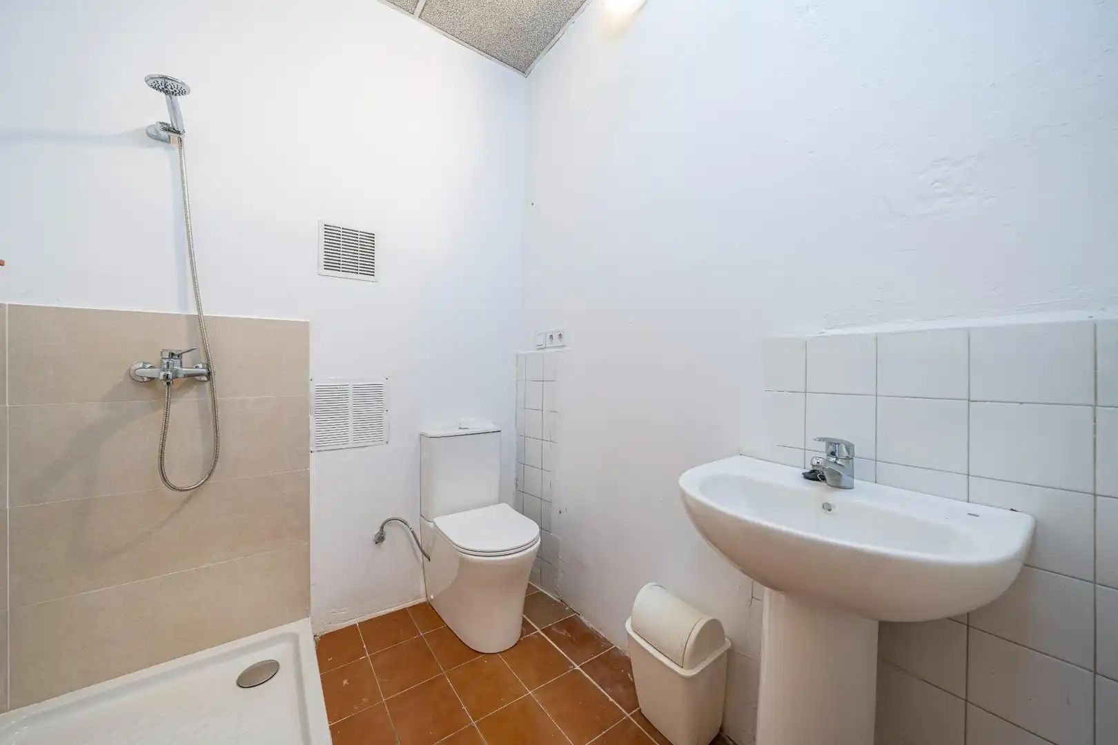 Bathroom of Commercial properties for sale in Manacor
