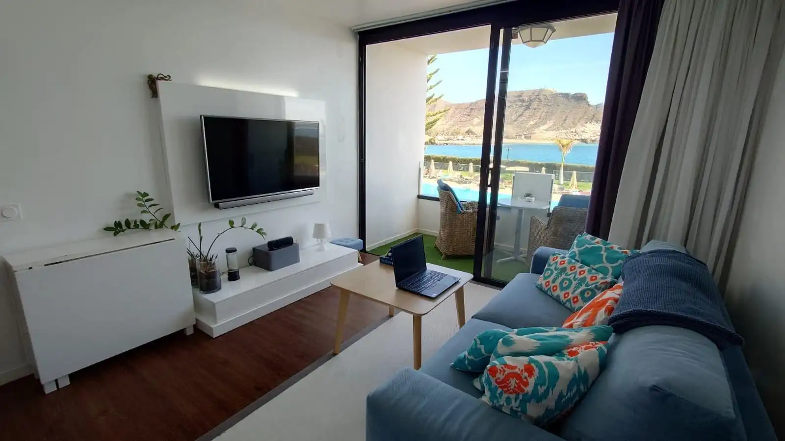 Wohnzimmer von Wohnungen zur Miete in Mogán mit Privatgarten, Terrasse und Gemeinschaftspool