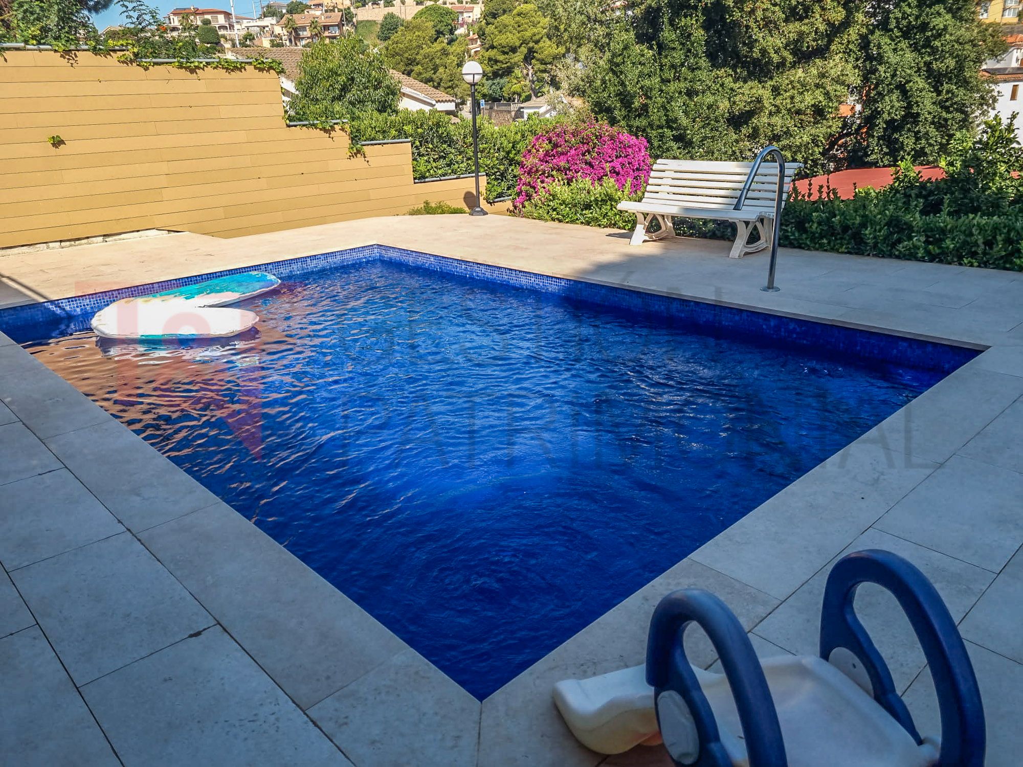 Swimming pool of House or chalet for sale in Santa Susanna  with Air Conditioner, Heating and Private garden