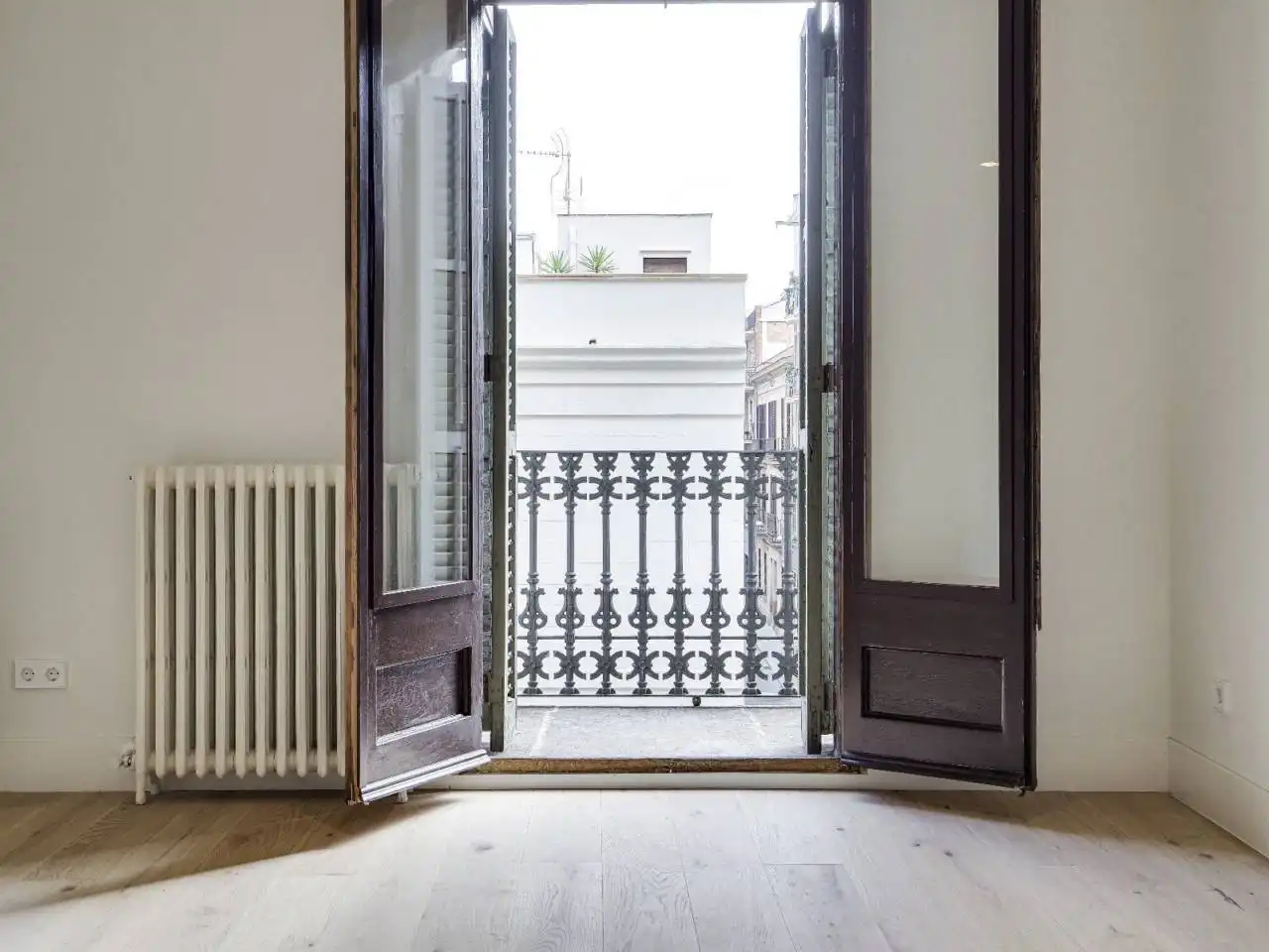 Balcony of Flat for sale in Madrid  with Air Conditioner, Heating and Parquet flooring