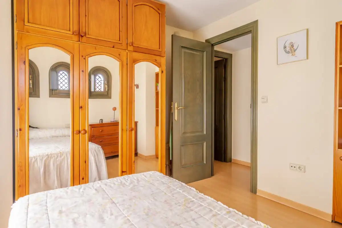 Dormitori de Casa o xalet en venda en La Zubia amb Aire condicionat, Calefacció i Jardí privat