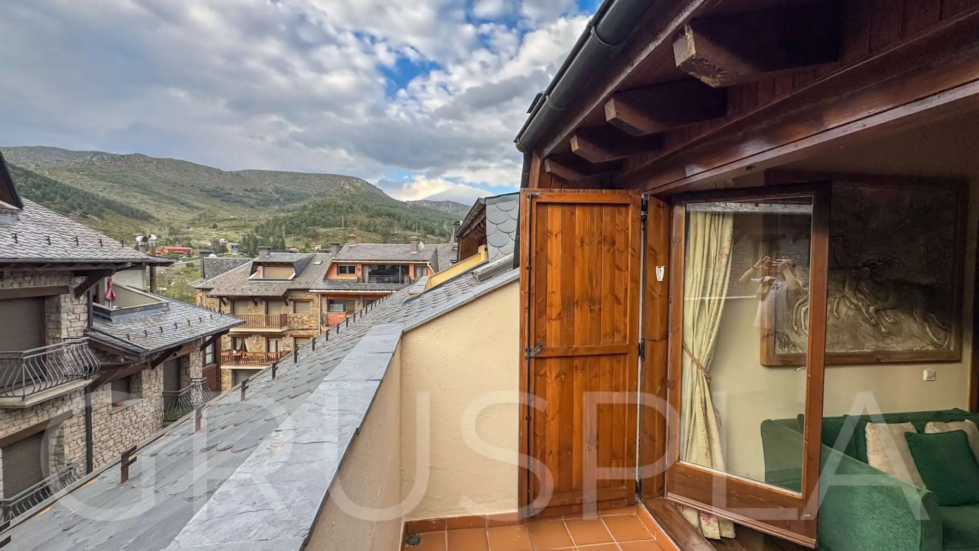 Balcony of Attic for sale in Bellver de Cerdanya  with Heating, Parquet flooring and Terrace