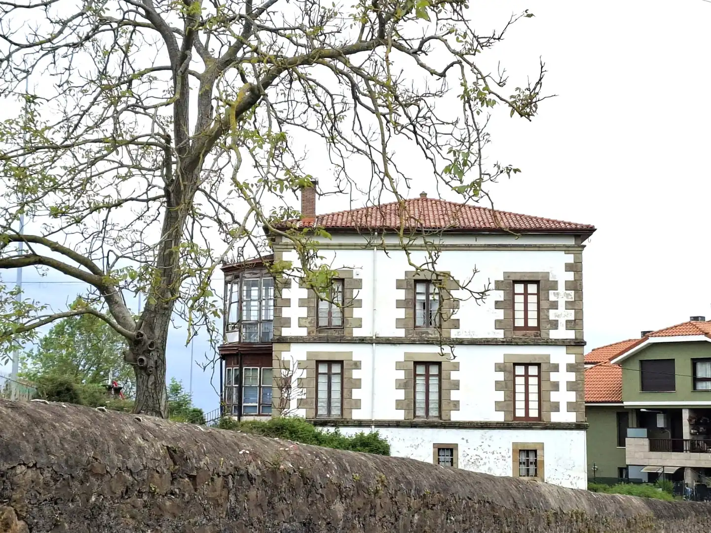 Vista exterior de Casa o xalet en venda en Reocín amb Jardí privat i Traster