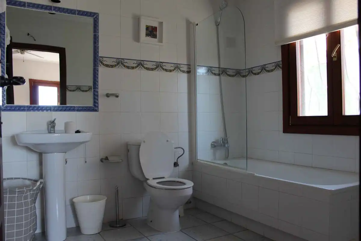 Bany de Casa adosada en venda en Marbella amb Aire condicionat, Terrassa i Traster
