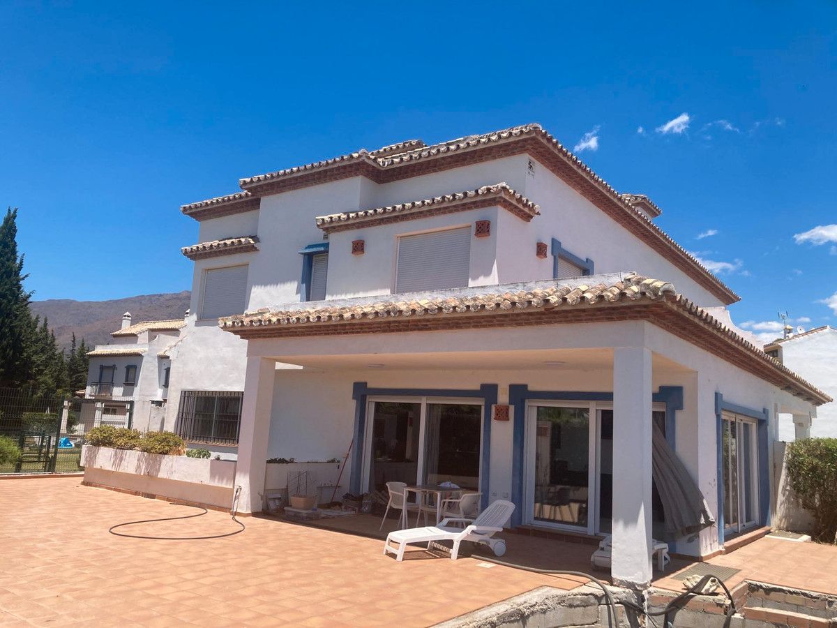 Exterior view of Single-family semi-detached for sale in Estepona  with Air Conditioner, Terrace and Furnished