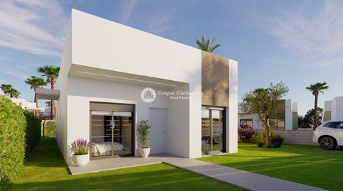 Estupenda promoción de villas independientes en una planta con piscina y solarium