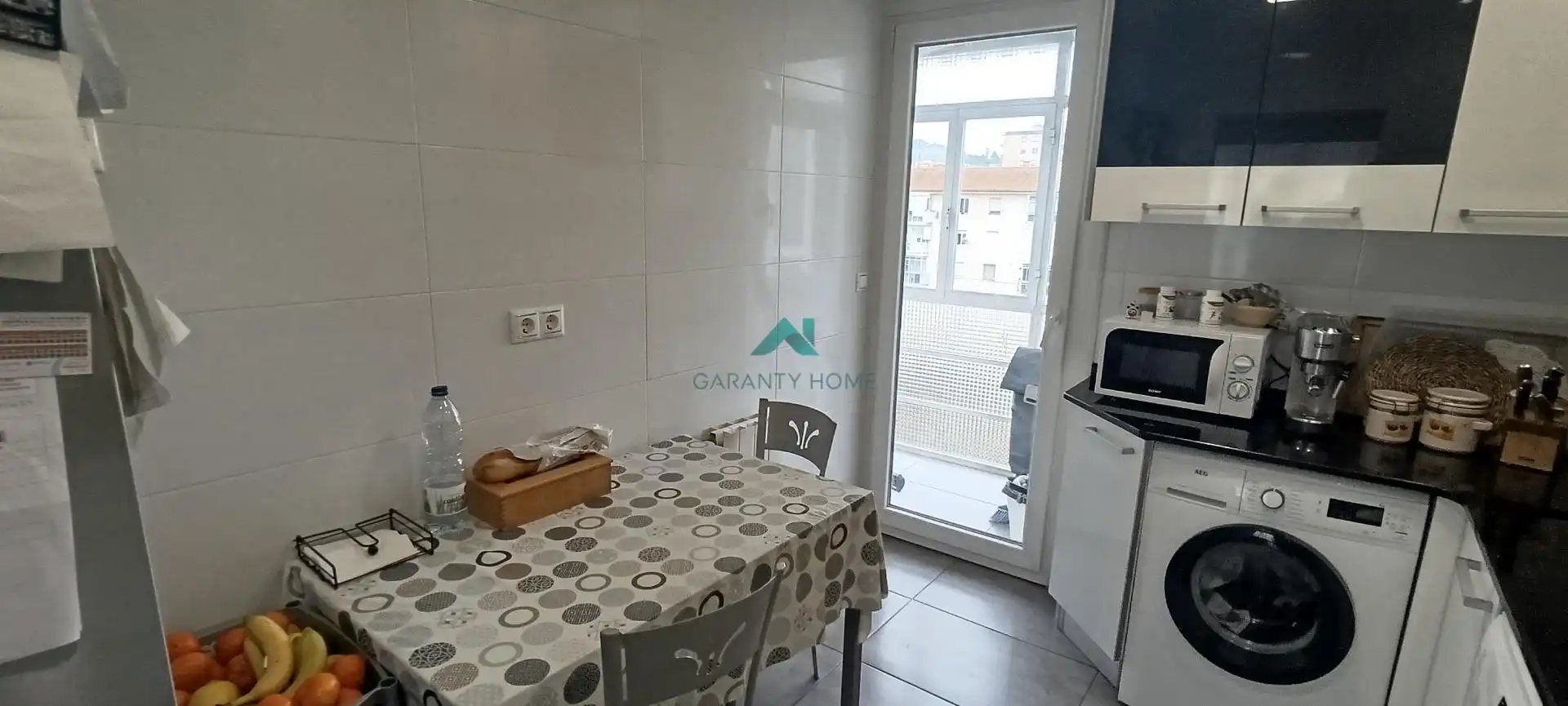 Cuina de Àtic en venda en Laredo amb Calefacció, Jardí privat i Terrassa