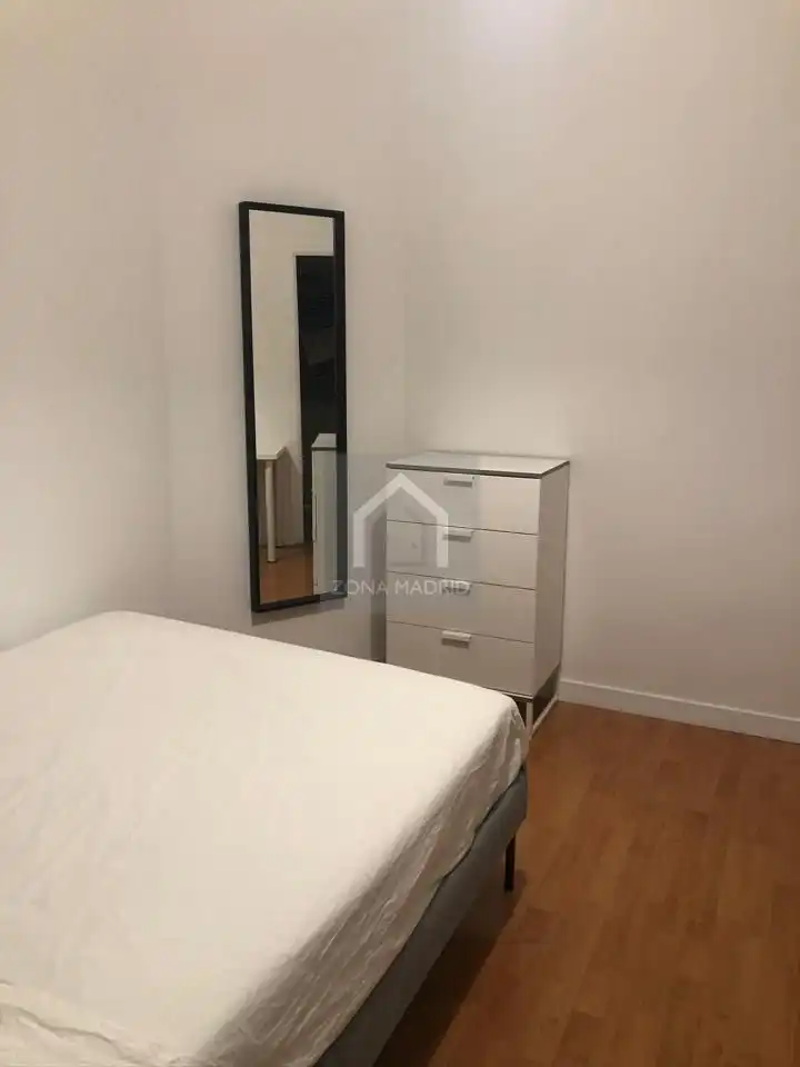 Habitación de Piso en venta en Madrid con Trastero
