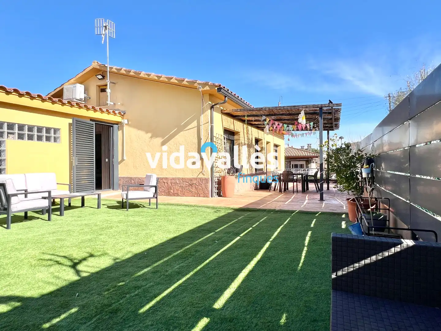 Casa o chalet en venta en Carrer Magnòlies, Llinars del Vallès