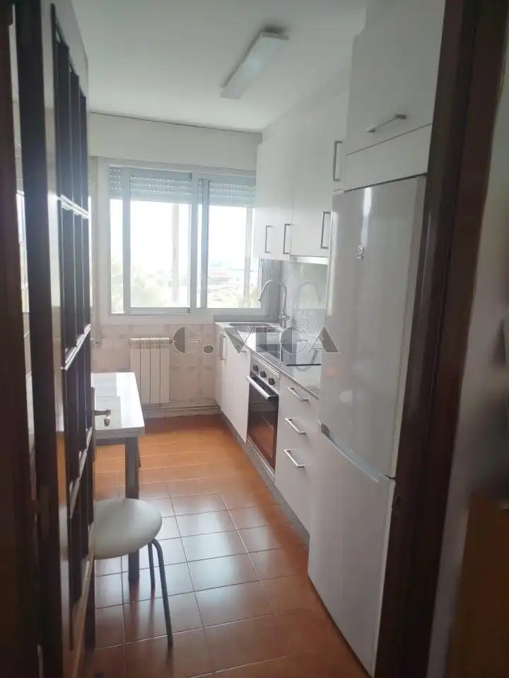 Cocina de Apartamento en venta en Vigo  con Calefacción y Trastero