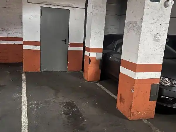 Parkplatz von Garage zum Verkauf in Barcelona mit Alarm