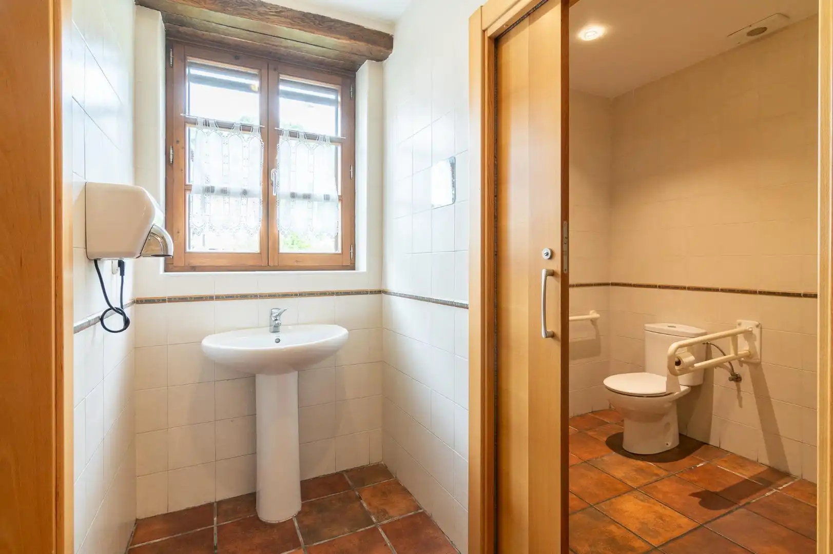 Badezimmer von Gebäude zum Verkauf in Aribe