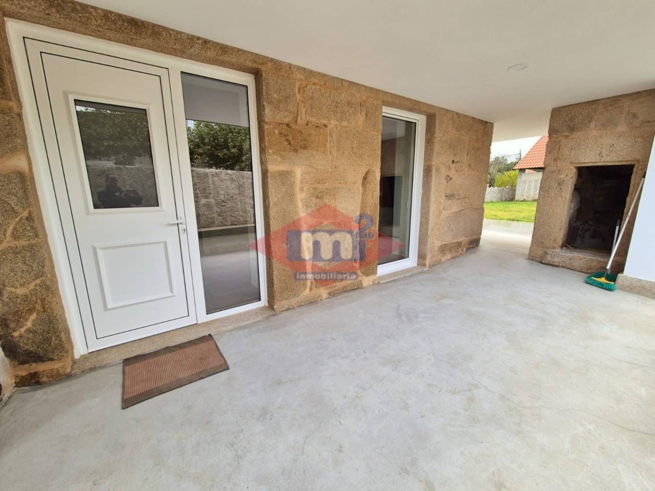 Terrace of Flat to rent in Tui  with Air Conditioner