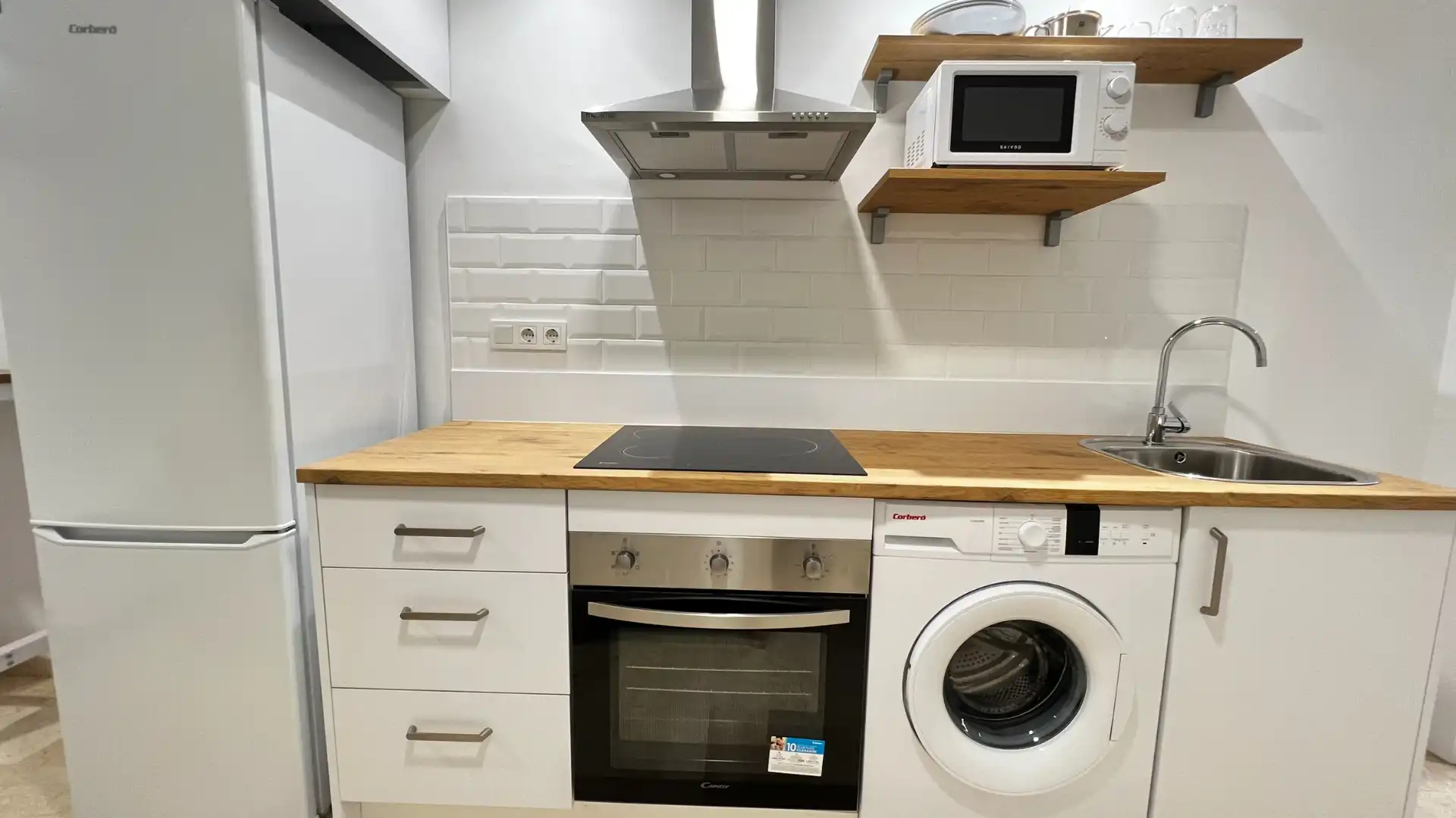 Study for rent in Calle Villa de Rota, Ciudad Jardín - Zoco
