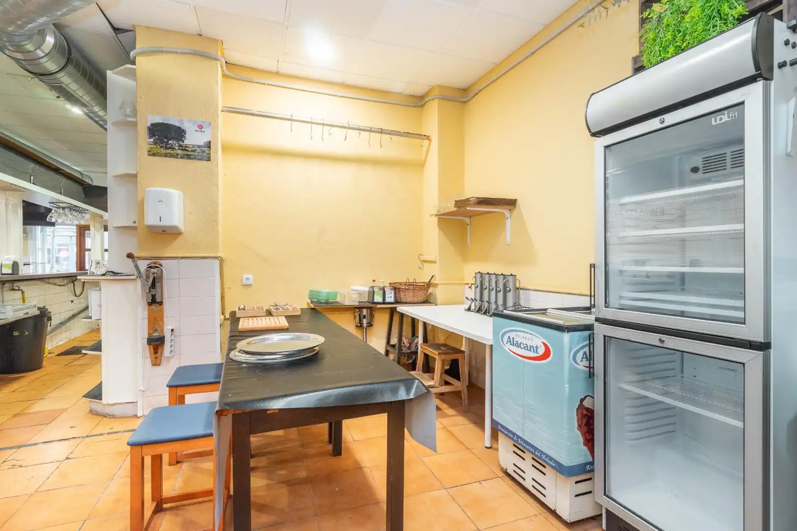 Cocina de Local en venta en Gijón  con Amueblado
